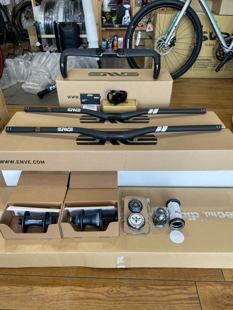 ENVE ,Chrisking 等入荷しています。