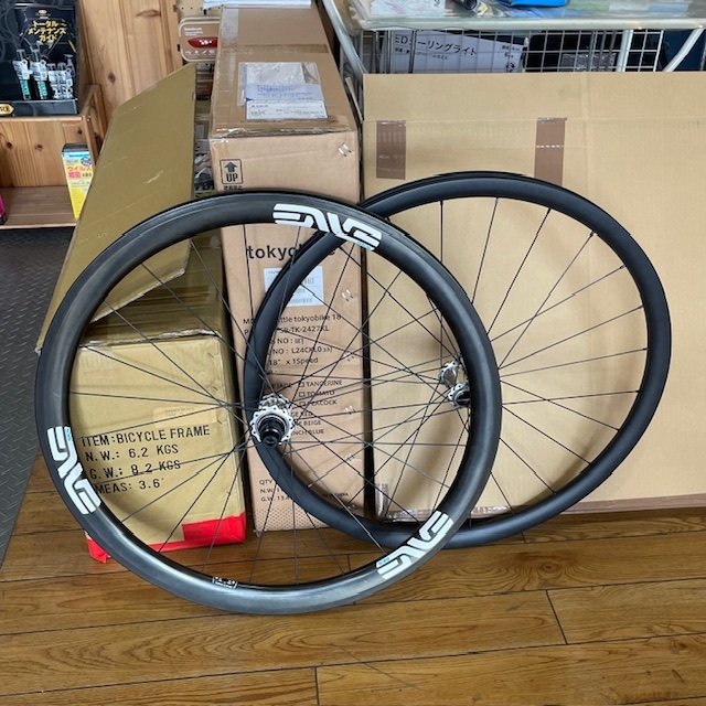 誉自転車のお仕事28  Industry Nine Road Solixでホイールを組みなおし
