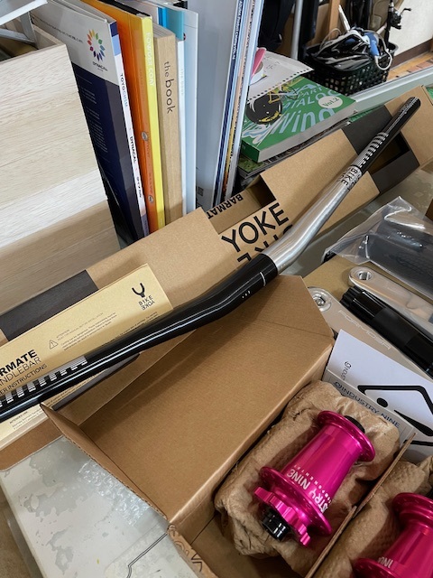 BikeYork Barmate アルミ デュアルカラー入荷！