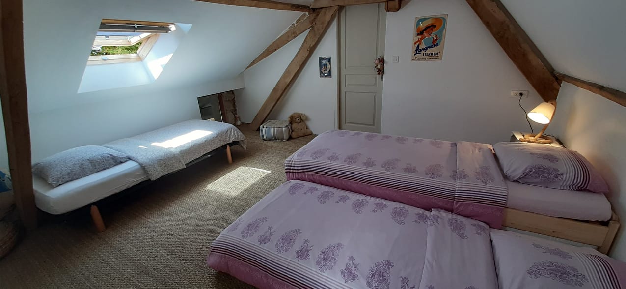 La chambre Marguerite revêtue d'un nouveau jonc de mer