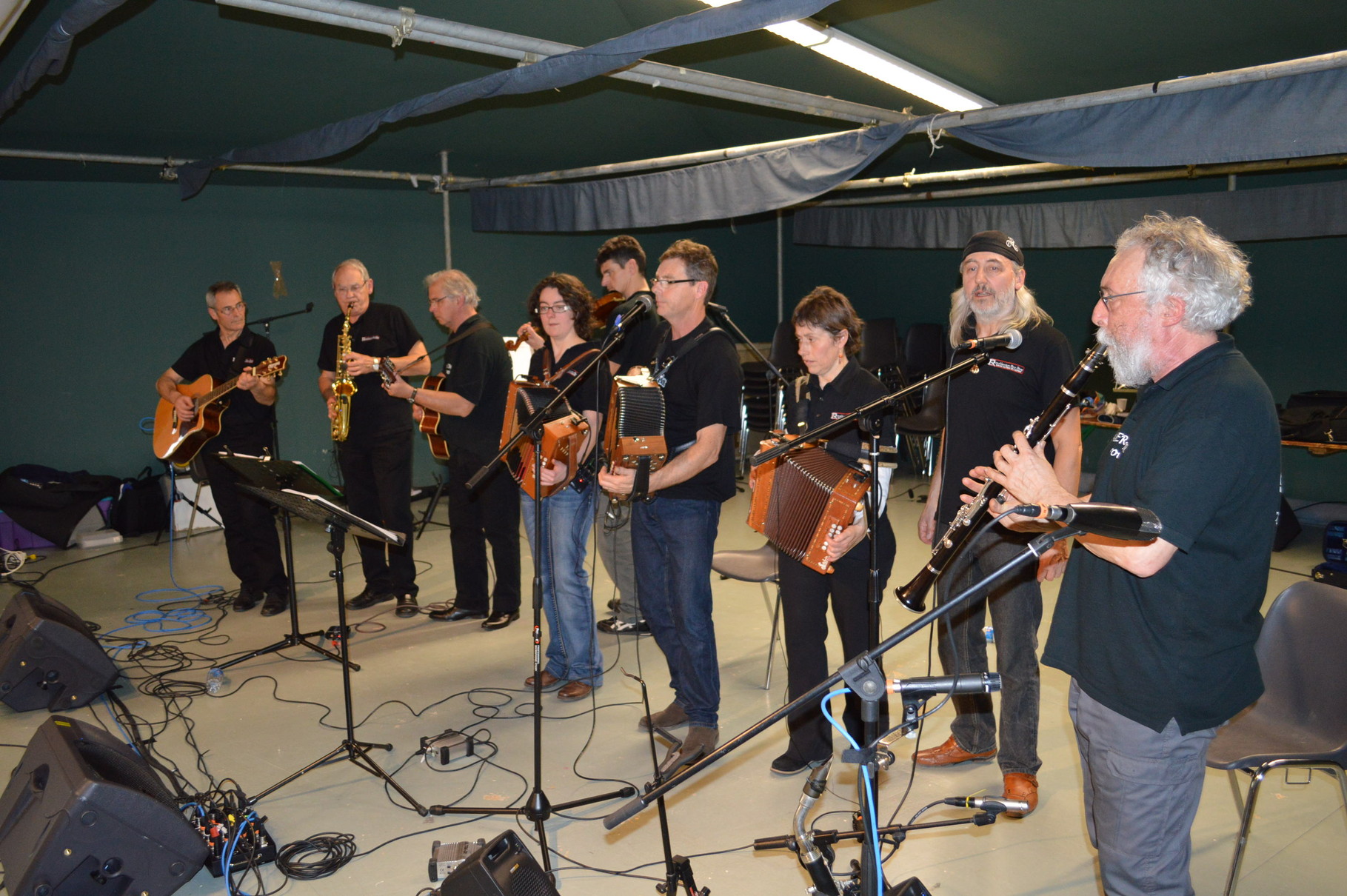 Le final, tous les musiciens réunis avec le groupe Tal er mor