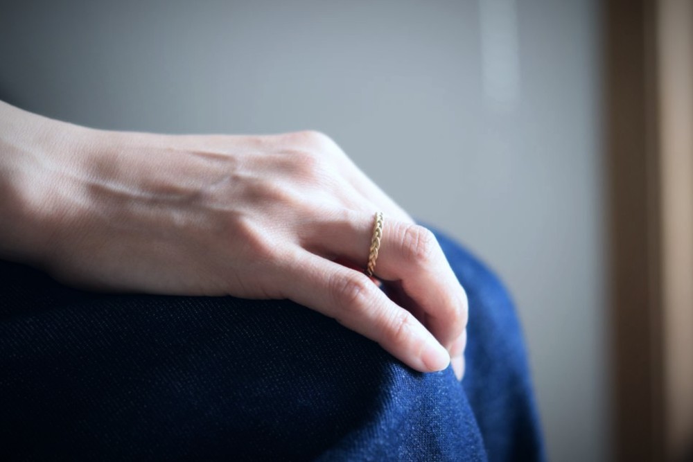 婚約指輪のこと④　-縄目に想いを込めて-