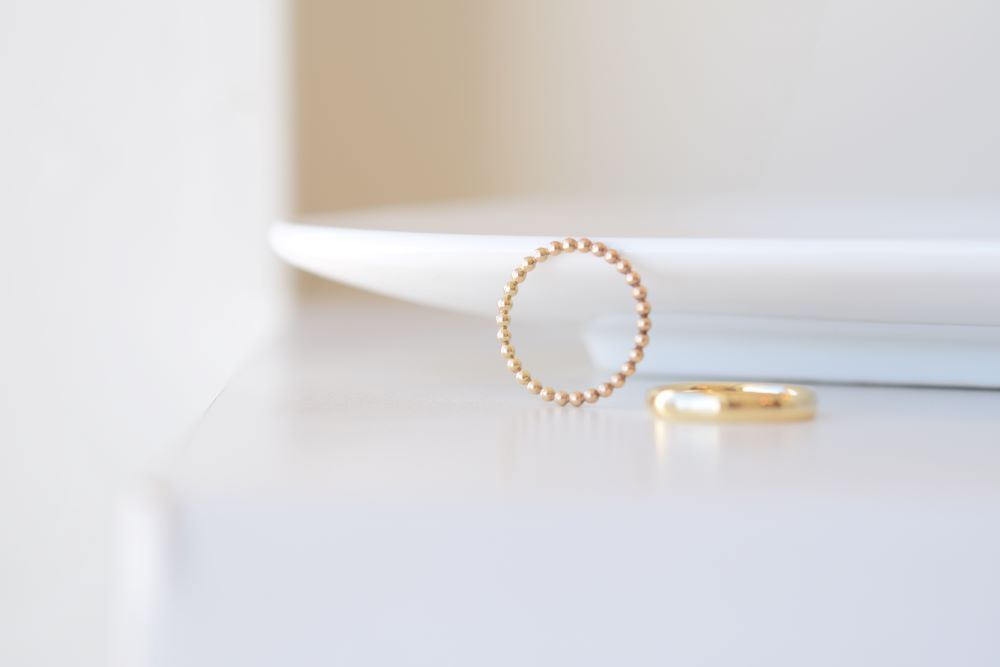 sikiのジュエリーと結婚指輪の重ね付け