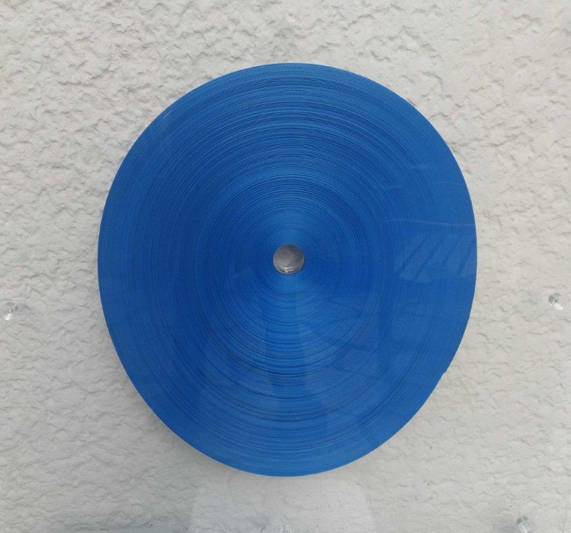 Bänder C / Plastikband + Acrylglas / 90 x 90 cm