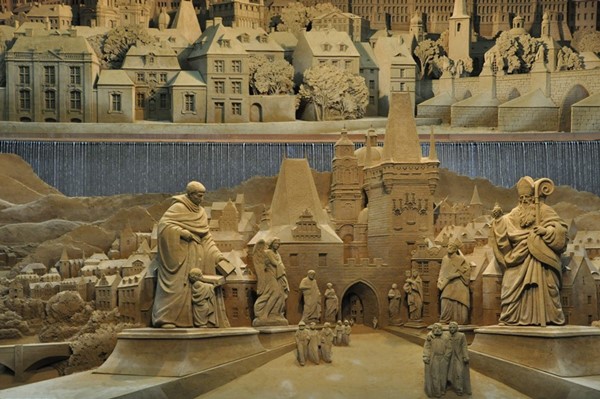 第13期 砂で世界旅行・チェコ＆スロバキア編開催／鳥取市・砂の美術館