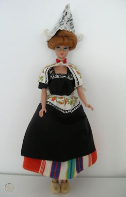 Volendam costume with snaps for 11" dolls, found of Worthpoint.com, owner unknown.