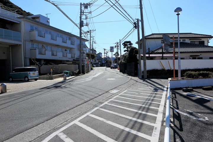 森戸海岸へ向かう道