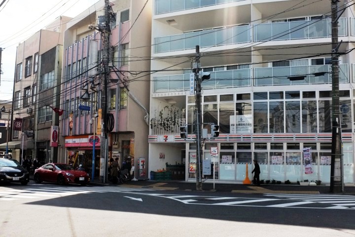 逗子銀座商店街終点の交差点