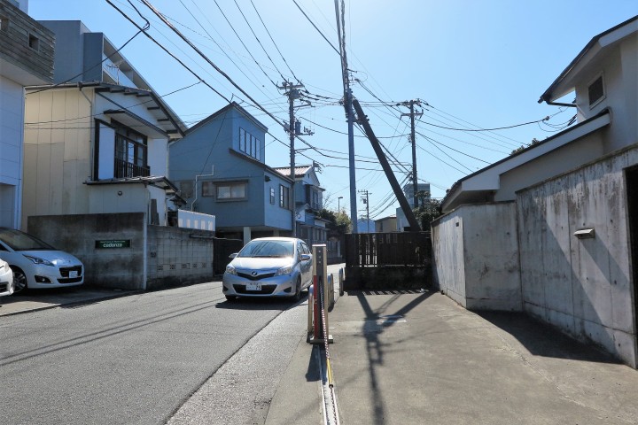 森戸海岸へ向かう道