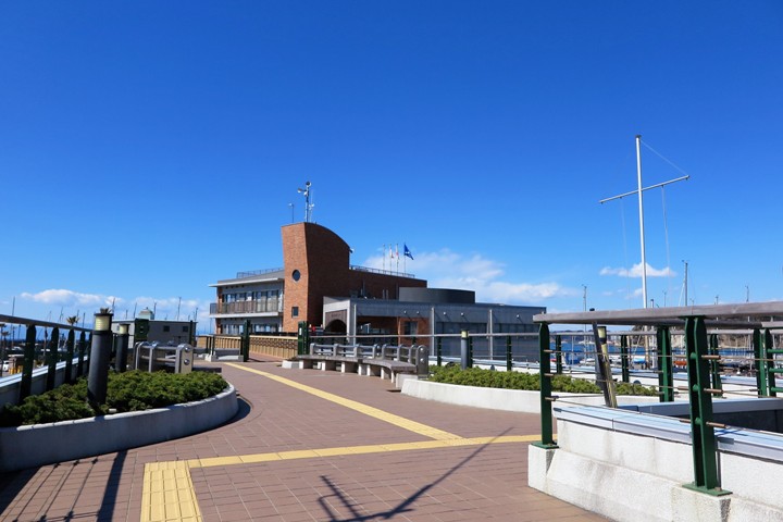 葉山港を見渡せる小さな公園