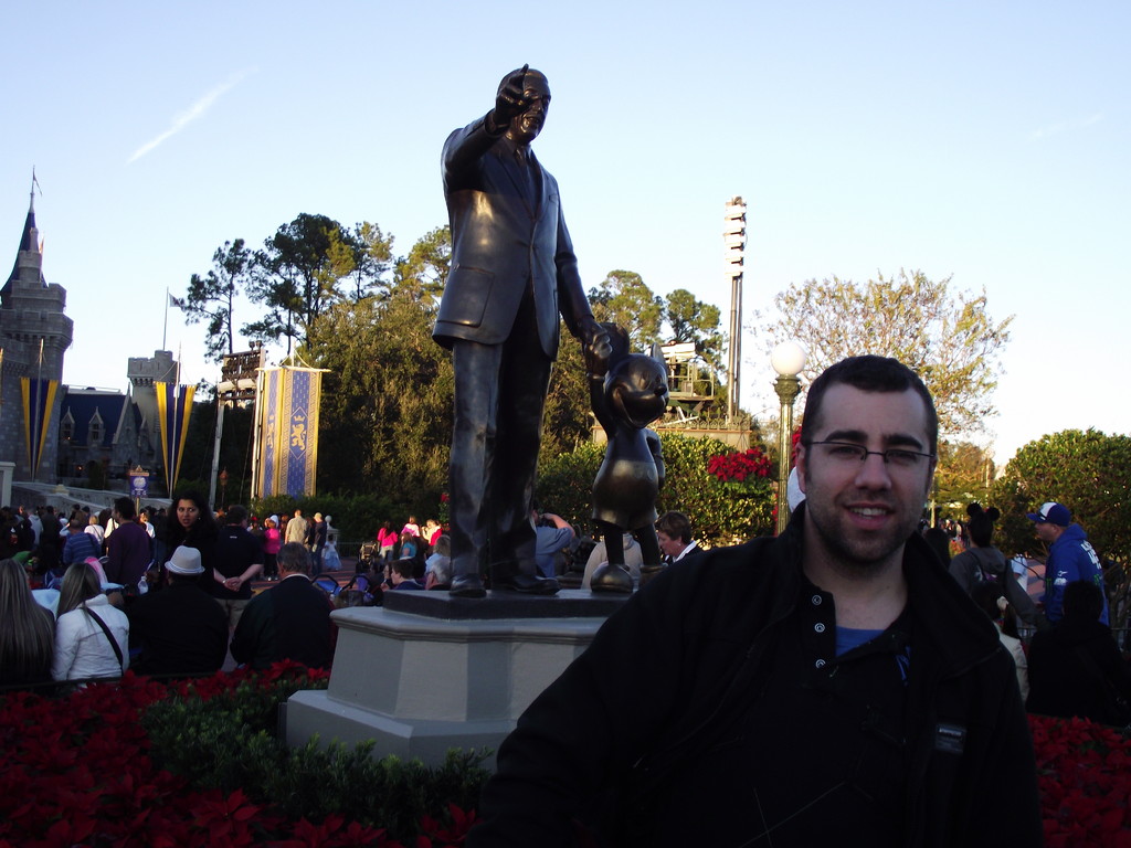 2012 - Magic Kingdom - Orlando, Floride , avec statut de Walt Disney.