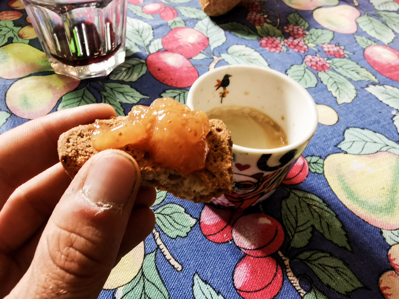 Biscuit with homemade fig marmalade