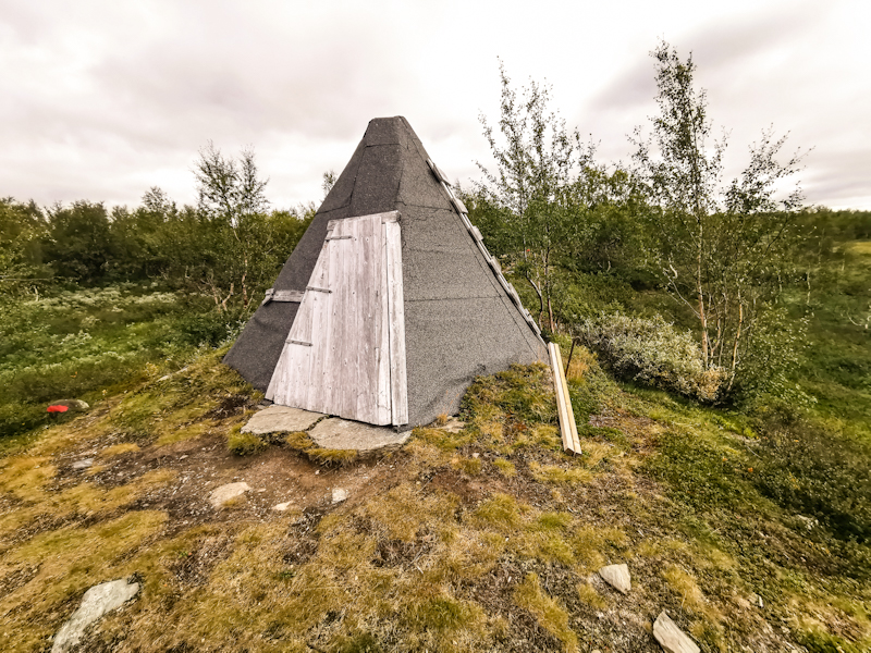 Updated shelter from yesterday. Not suitable for sleeping.