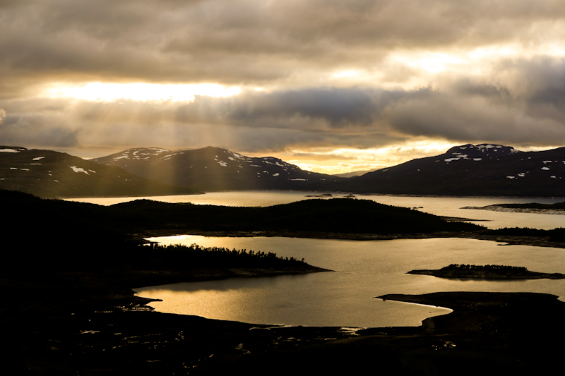 Spectacular views of Storakersvatnet