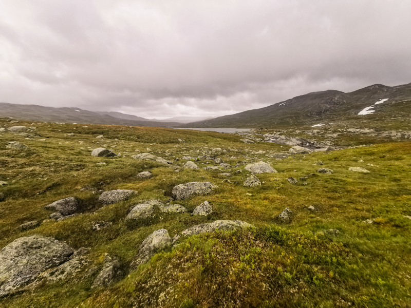 Shallow descent towards Namsvatnet