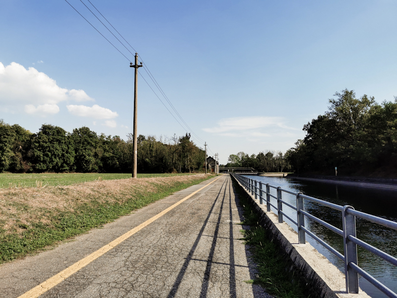 Along the cycling path