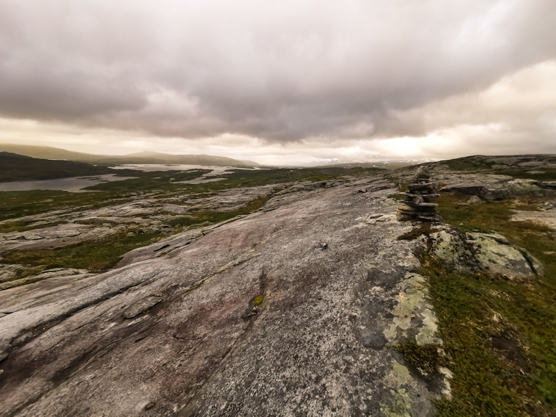 Pleasant walk over flat rocks