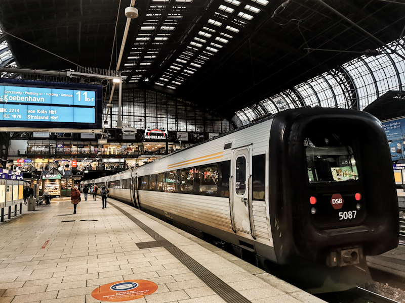 Boarding a Copenhagen bound train in Hamburg 