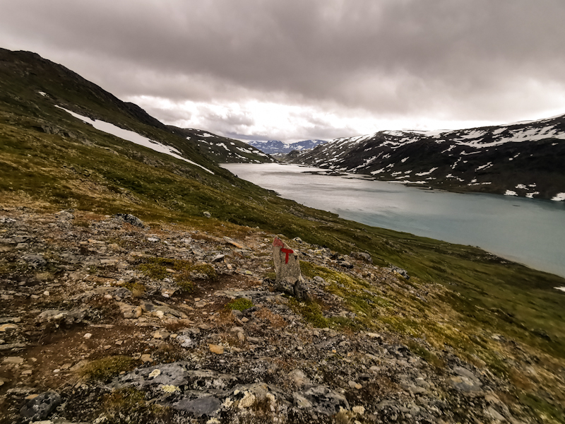 Looking down at Baugevatnet 