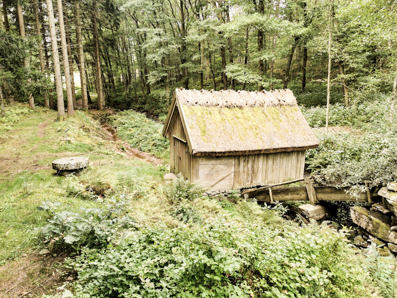 Some ancient mills again. Other than that a rather dull walk. 