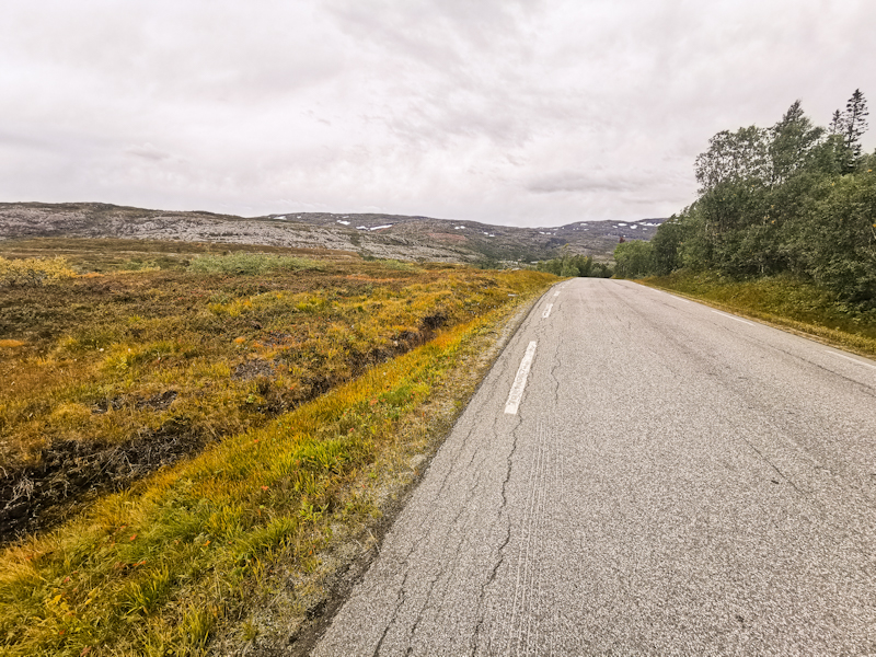 Approaching Skorovatn. The mountains in the background have to wait until 2021