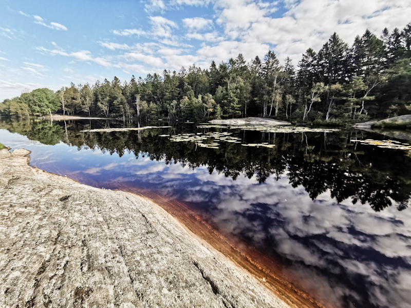 Spectacular lake. Great place for a quick break. 