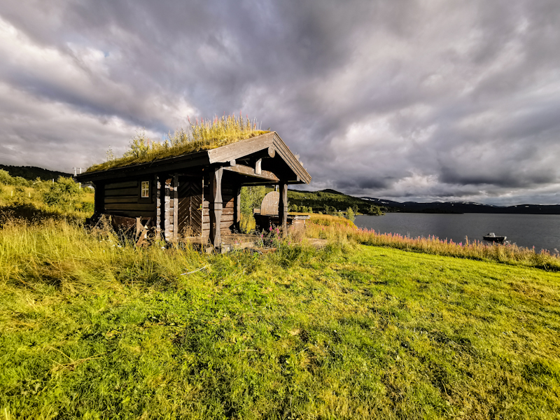 My lakeside cabin 