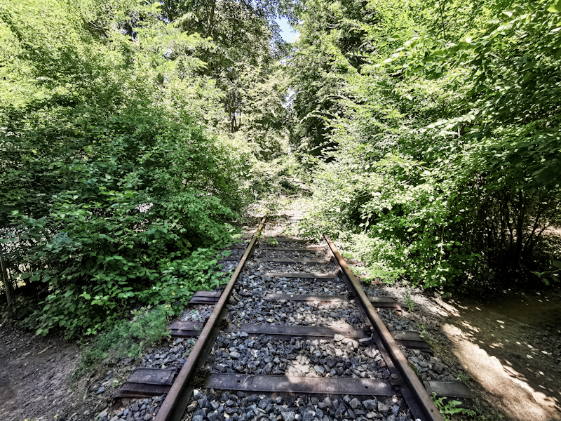 Track to nowhere