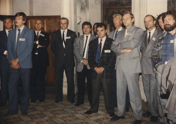 1986 - Chefs d'entreprises chalonnais attendant une rencontre avec Edouard Balladur, ministre des Finances