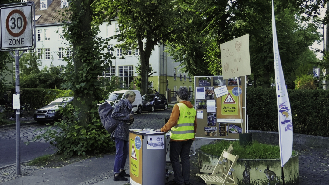 Temporäre Schulzone am 31.08.2022 Rehagener Straße