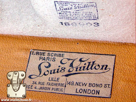 Etiquette malle et Valise Louis Vuitton : 1, rue Scribe Paris Louis Vuitton Lille 34, rue Faidherbe Nice 4, Jardin public 149 new bond st London