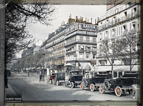 Mai 1915 : Autochrome - une porte japonaise - Jardin de boulogne Albert Kahn
