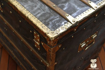 la malle en coin trunk vuitton