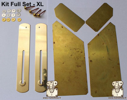 Attachots XL en laiton massif avec kit de fixation complet.