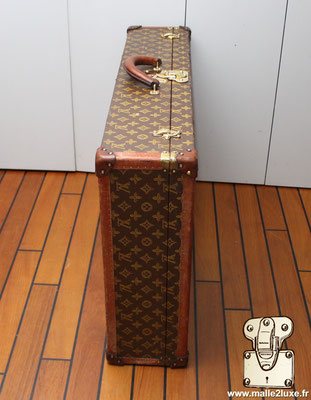 valise bisten vuitton fermé