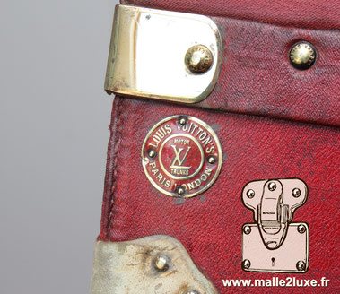 Plaque Louis Vuitton trunks car
