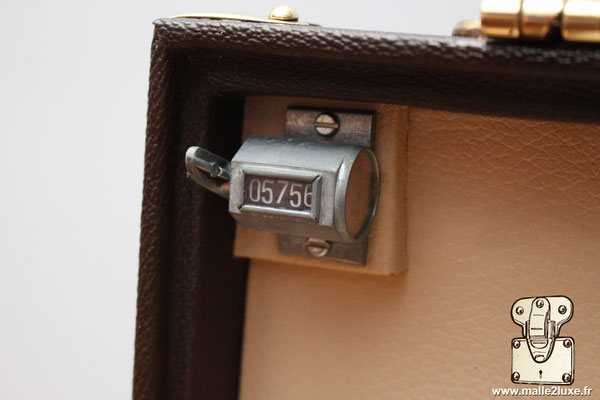 Valise Louis Vuitton pour agent secret