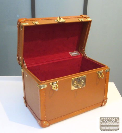 vanity ouvert ancien