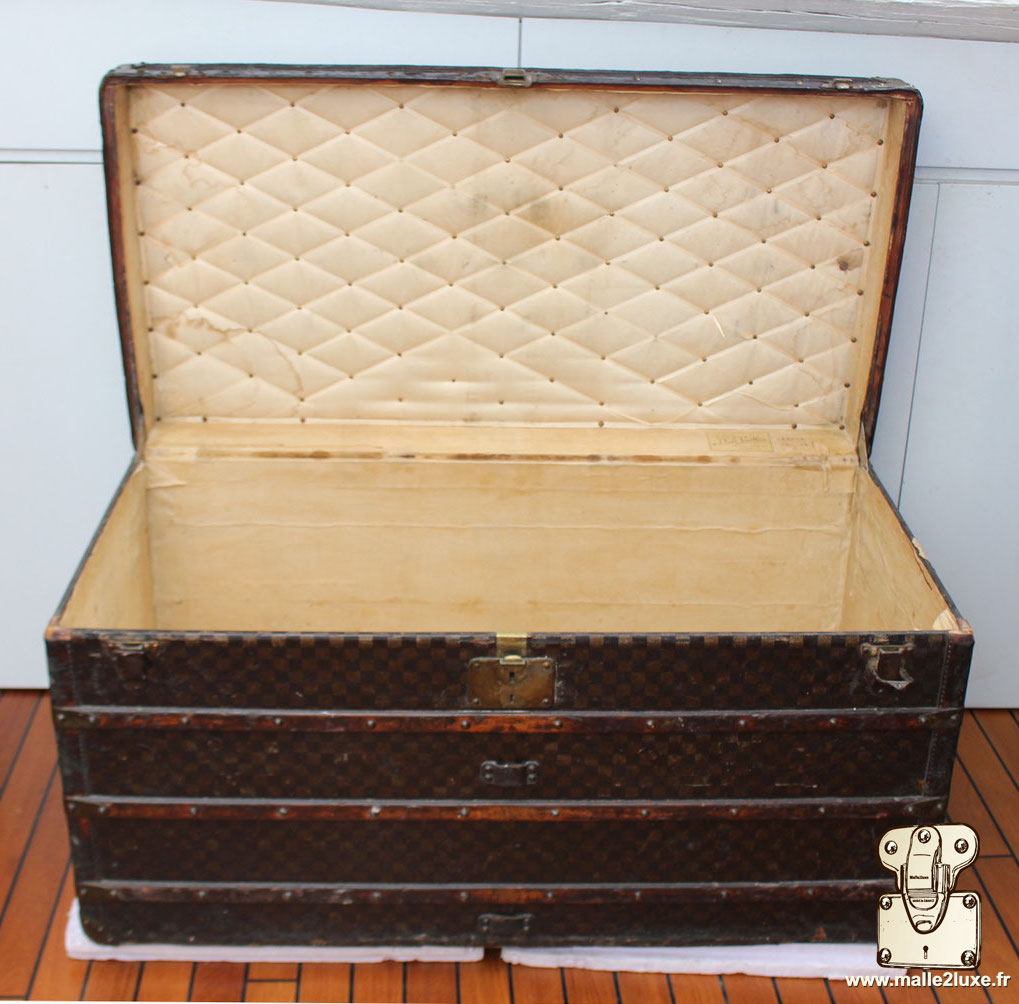 capiton malle courrier Louis Vuitton
