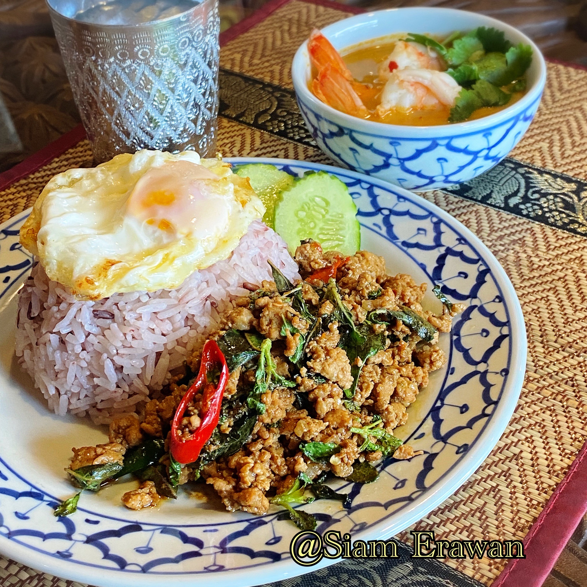 ホーリーバジルが香る「ガパオライス」