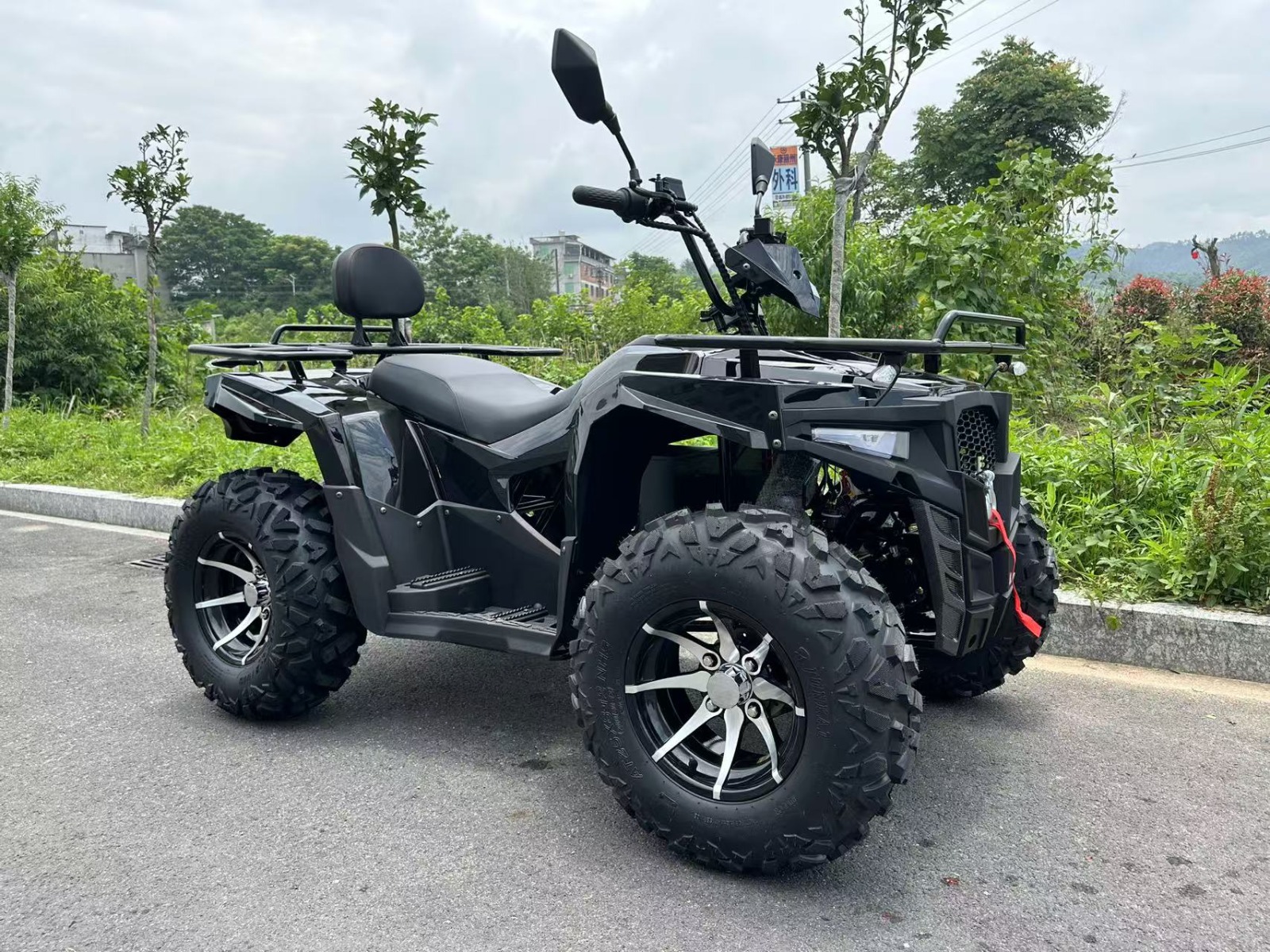 Elektro Quad mit zuschaltbarem Allradantrieb