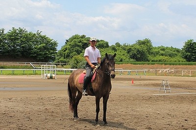パートナーの馬と一緒に