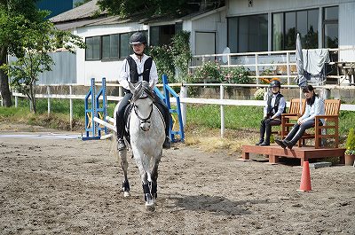 人の振り見て我が振り直す