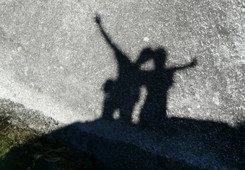 Geschafft (und glücklich)! Zweisam statt einsam! Foto: © Daniel Stricker/ PIXELIO