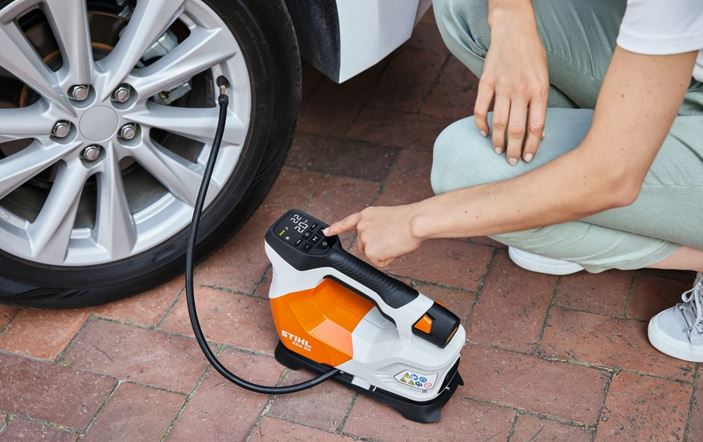 Stihl Akku Kompressor KOA 20 im Einsatz