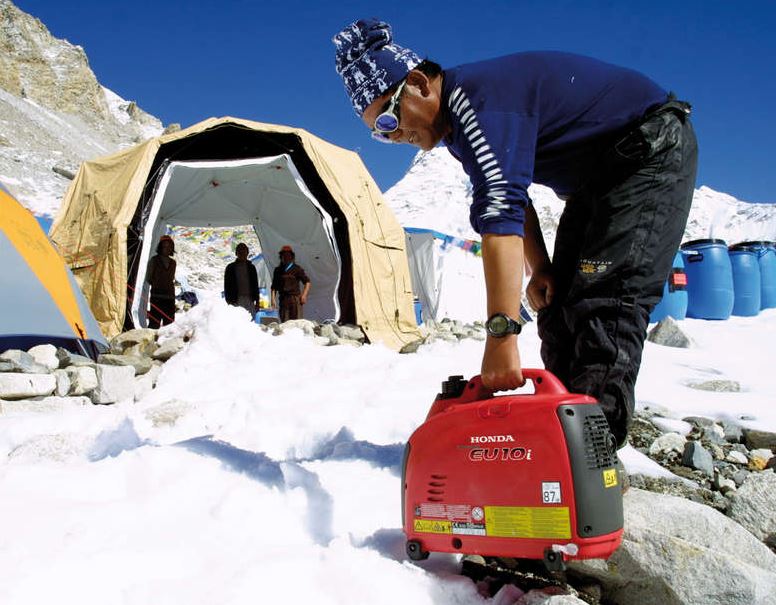 Honda EU10i im Schnee