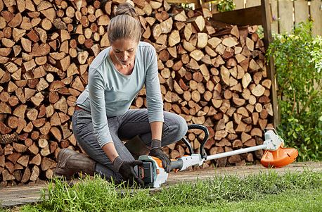Stihl Freischneider FSA 57  beim Akku austausch
