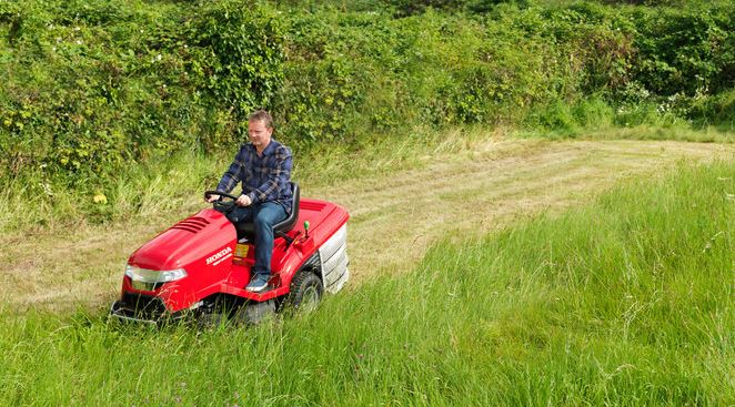 Honda Rasentraktor HF 2417 HB mit Schneeschild - Rudolf Grogg AG  Gartengeräte und Kommunaltechnik