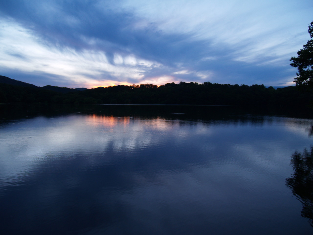 一碧湖の夕景