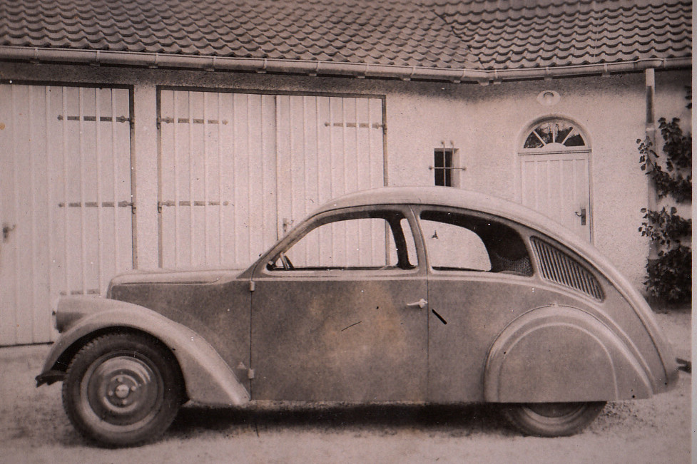 1932: Zündapp Porsche Typ 12: Die Karosserie mit vorn angeschlagenen Türen fertigte Reutter in Stuttgart.